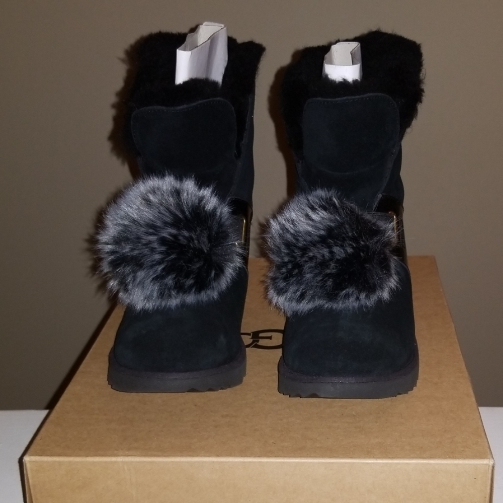 UGG KIDS ISLEY PATENT WATERPROOF BOOT